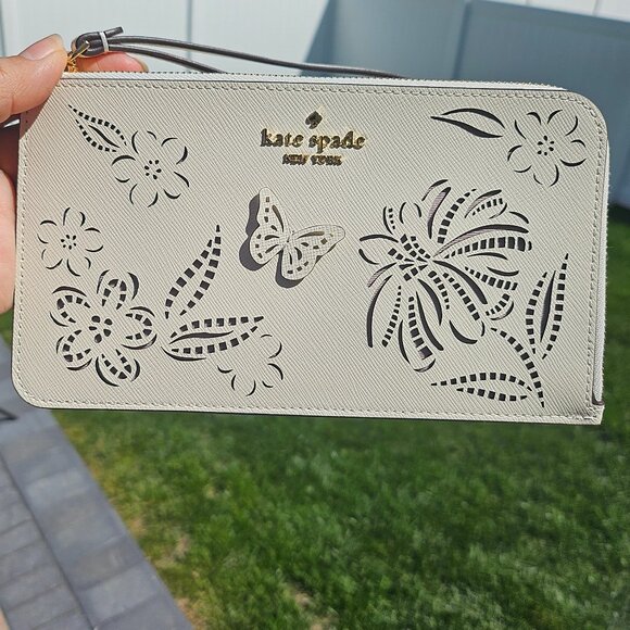 kate spade Handbags - NWT Kate Spade Lucy Wristlet